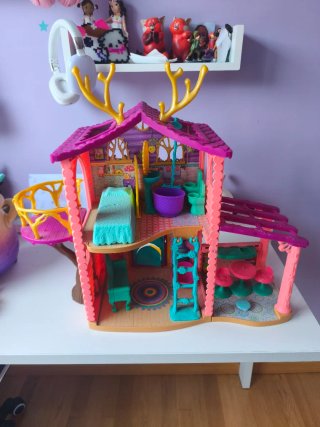 Casa Enchantimals con accesorios