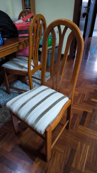 Mesa comedor y 6 sillas de madera