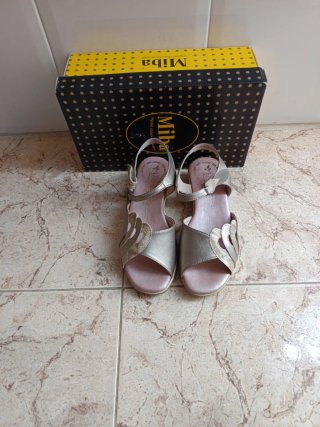 Sandalias Miba doradas y rosas