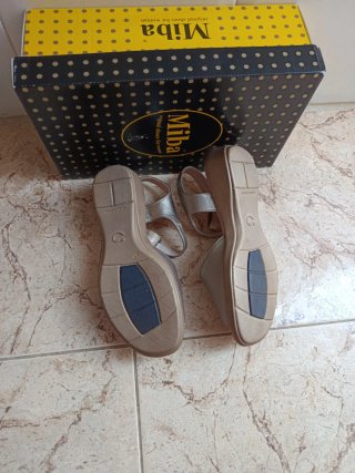 Sandalias Miba doradas y rosas