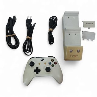 CONSOLA XBOX ONE S 1TB CON MANDO Y CABLES