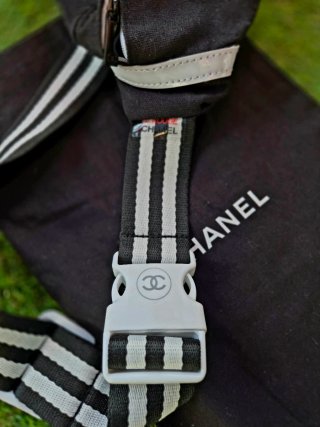 Riñonera Chanel Negra y Blanca