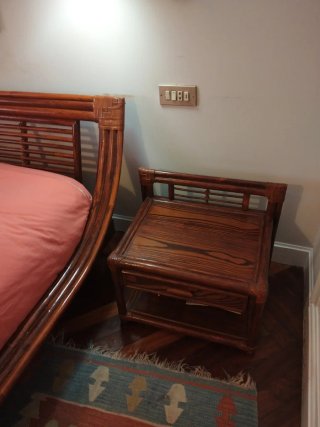 Cama y mesillas Roche Bobois