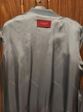 Abrigo Burberry Azul pálido.