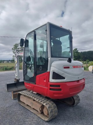 Takeuchi TB230 - 2017 - 3 cazos