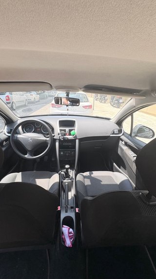 Peugeot 207 2011