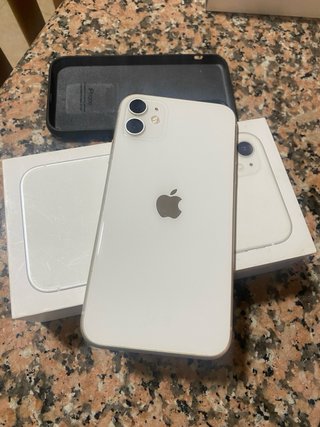 iPhone 11 64GB Plata - Batería 83%