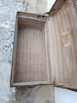Baúl antiguo de madera Fuencemillan