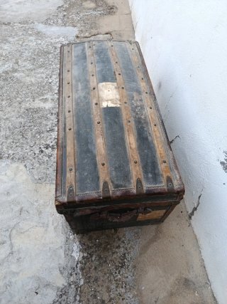 Baúl antiguo de madera Fuencemillan