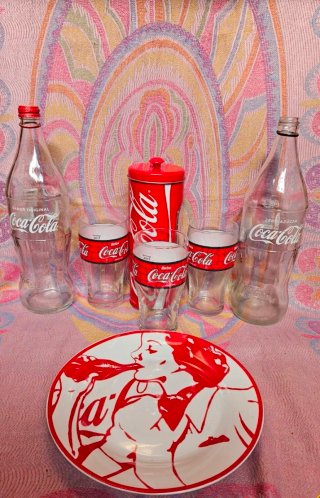 Set Coca Cola: Bottiglie, Bicchieri e Piatto