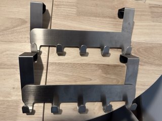 Perchero de puerta metálico