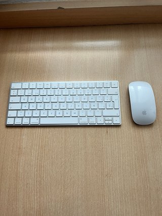 iMac 21,5" 2017 impecable + teclado y ratón