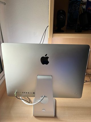 iMac 21,5" 2017 impecable + teclado y ratón