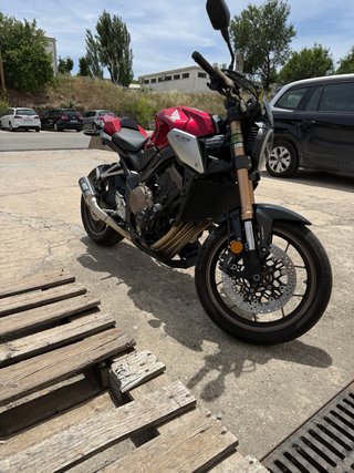 Honda CB650R 2019 - 18.500 km