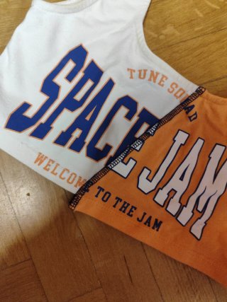 Top Pull&Bear Space Jam blanco y naranja