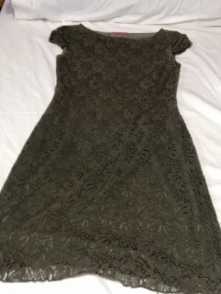 Vestido Trucco verde militar encaje