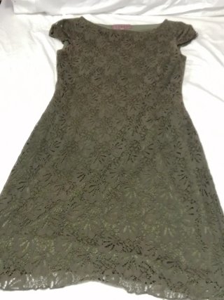 Vestido Trucco verde militar encaje