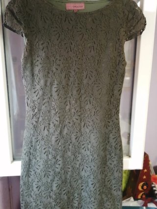 Vestido Trucco verde militar encaje
