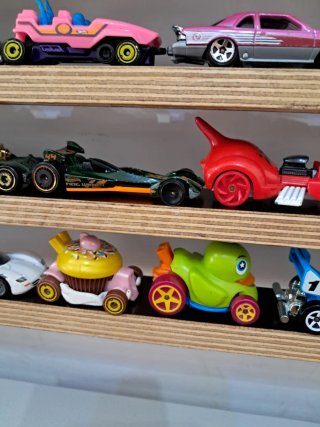 Coches Hot Wheels + Expositor Artesanal