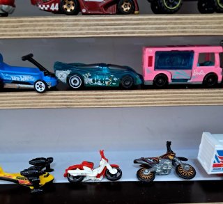 Coches Hot Wheels + Expositor Artesanal