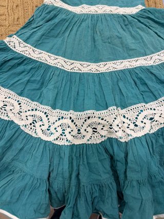 Blusa y falda flamenca blanca y verde