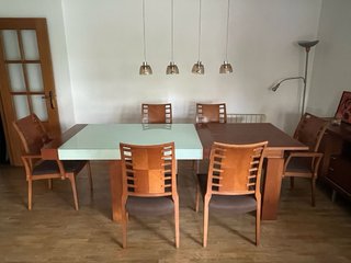 Mesa diseño cristal y 6 sillas + aparador