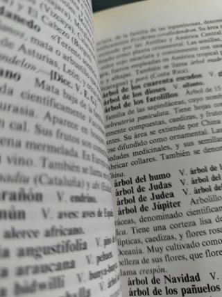 Libro diccionario de la naturaleza