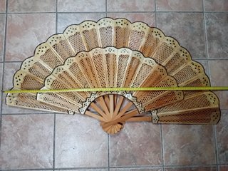 LOLA - ABANICO DECORATIVO GRANDE DE MADERA Y BAMBU