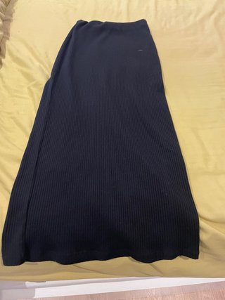 Falda larga elástica Pull and Bear negra