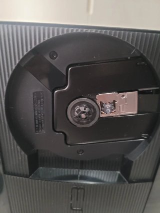 PS3 500gb  Super Slim + juegos con soporte vertica
