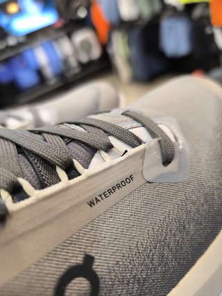 Zapatillas On Cloudsurfer Trail WP Hombre Talla 42
