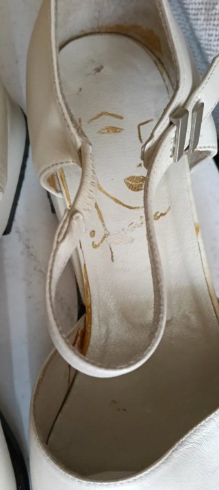 Zapatos blancos retro Ilmara T37 tacón 4cm