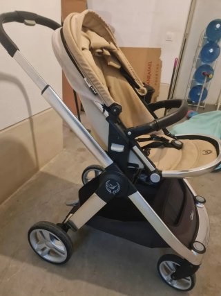 Carro de bebé y silla de coche con isofix