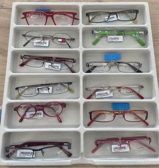 Monturas de gafas variadas