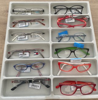 Monturas de gafas variadas
