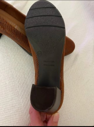 Zapato salón piel tacón