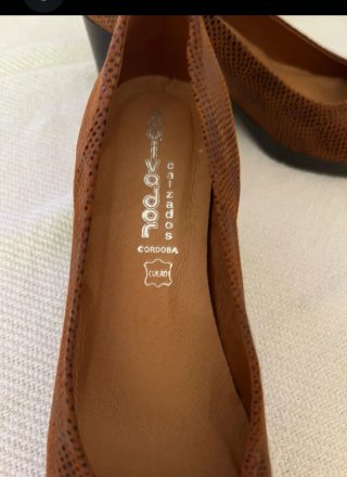 Zapato salón piel tacón