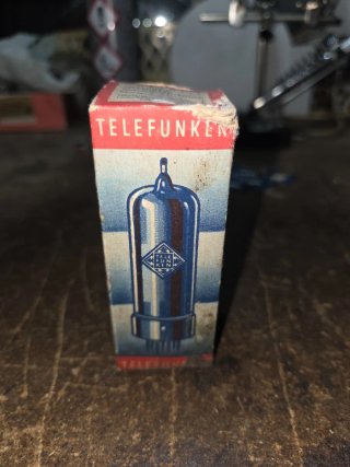 Válvula AZ41 radio antigua de valvulas