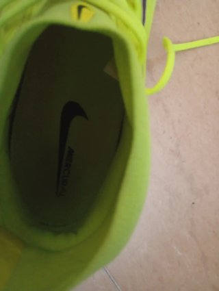 Botas Fútbol Nike Mercurial Talla 39 cómo nuevas.