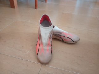 Botas Fútbol Nike Mercurial Talla 39 cómo nuevas.