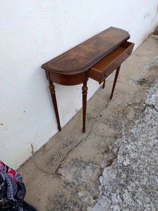 Mesa de entrada antigua madera