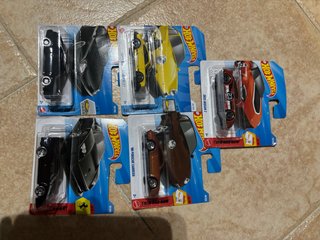 Lote 5 Hot Wheels: Porsche, Nissan, Ferrari