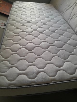 parte alta de Cama nido madera y colchon