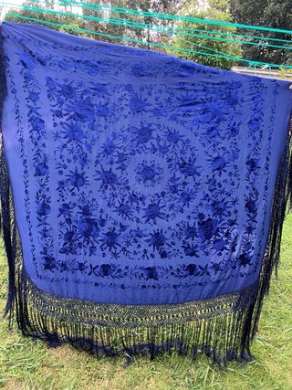 Manton de Manila Azul Bordado Flores