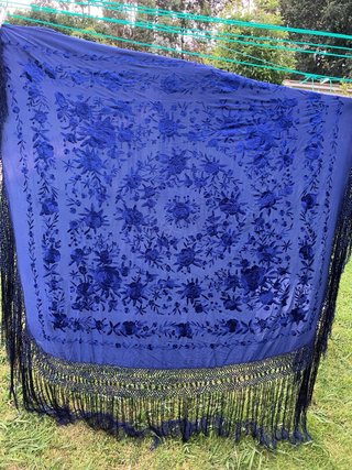 Manton de Manila Azul Bordado Flores
