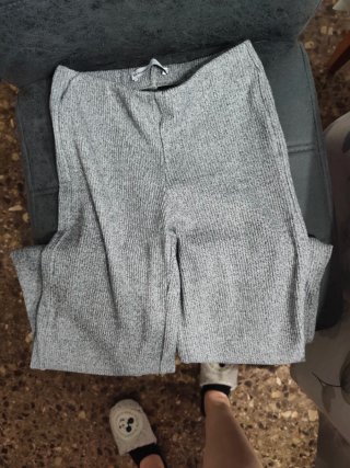 Conjunto Bershka lanilla gris