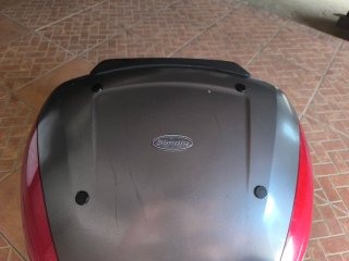 Baúl GIVI 46L con parrilla y soporte