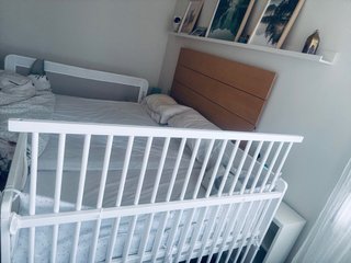 Cuna blanca para bebé