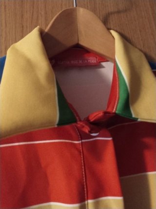 Vestido de rayas multicolor