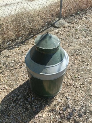 Bidón metálico verde antiguo oferta Los 3 bidones